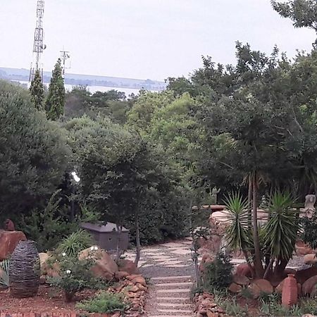 Rocky Mountain Guest House Vaal Marina Экстерьер фото