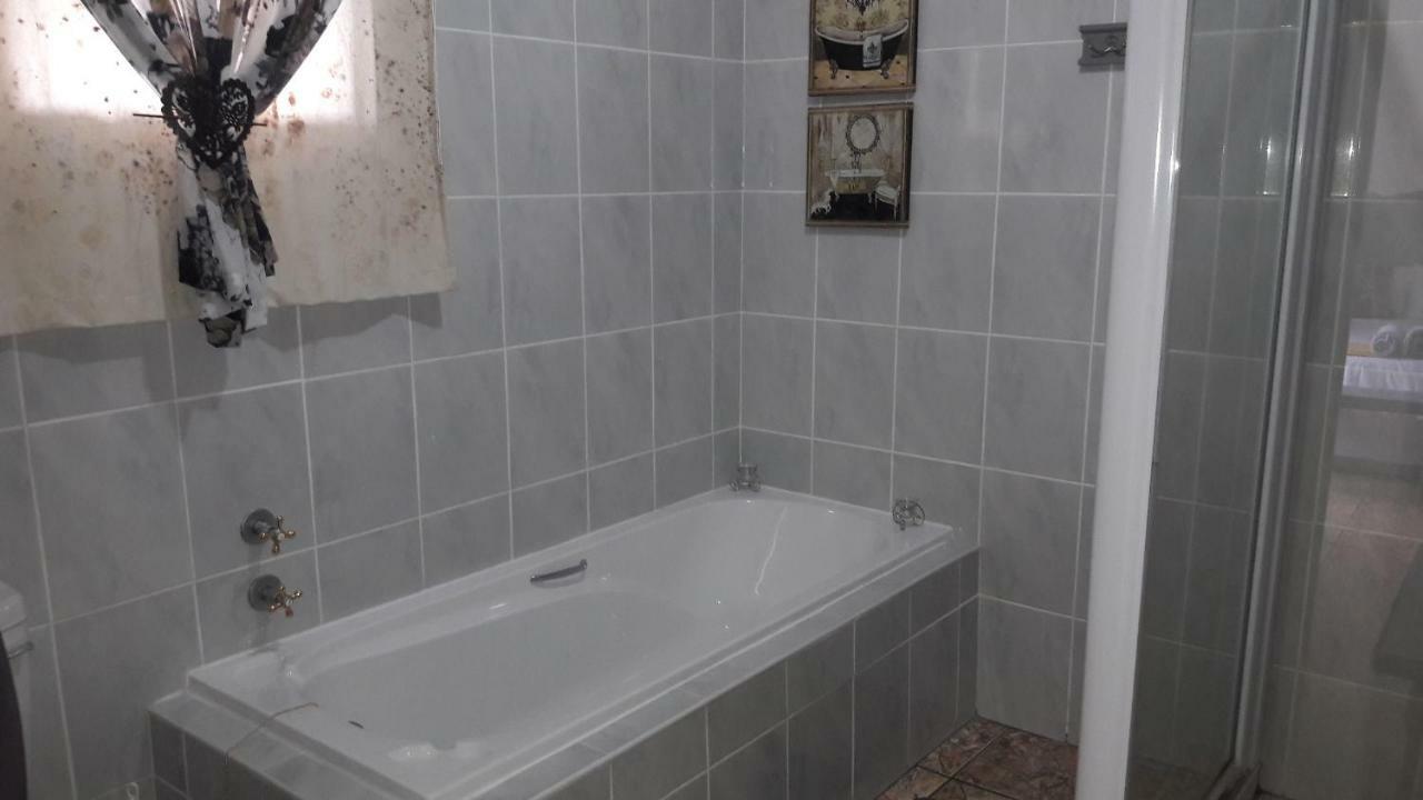 Rocky Mountain Guest House Vaal Marina Экстерьер фото